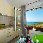 Isolated Paradise Adio Mare Brac ميلنا