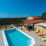 Isolated Paradise Adio Mare Brac بيت للعطل