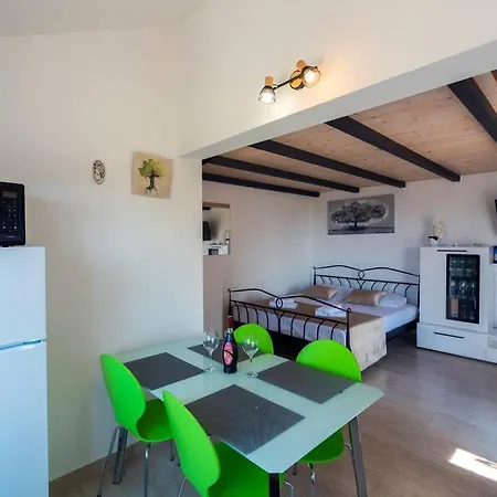 Isolated Paradise Adio Mare Brac 別荘 *