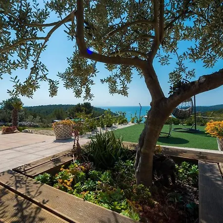 Isolated Paradise Adio Mare Milna Brac *