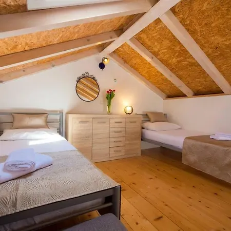 Isolated Paradise Adio Mare Brac 別荘 ミルナ