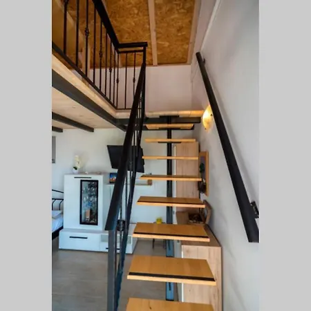 Isolated Paradise Adio Mare Brac ミルナ