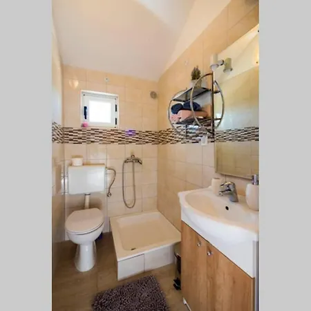 Isolated Paradise Adio Mare Brac ミルナ